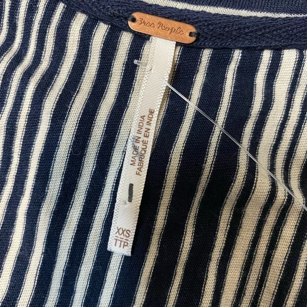 𝅺FREE People Navy & Cream Wrap Top NWOT Sz XXS - Picture 2 of 6